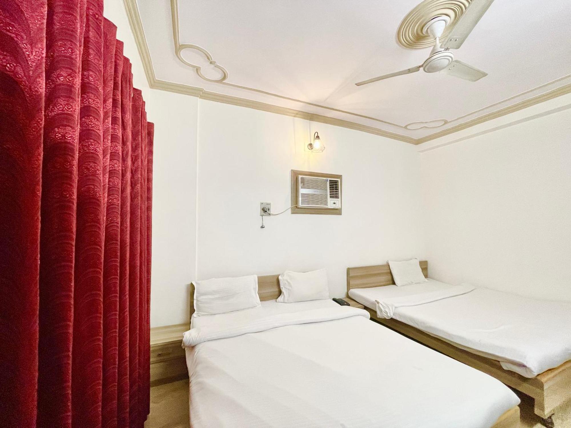 Hotel Palace ! Foreigner's Choice ! Fully-air-conditioned-hotel Lift-and-parking-availability, Near Kashi Vishwanath Temple, And Ganga Ghat Varanasi