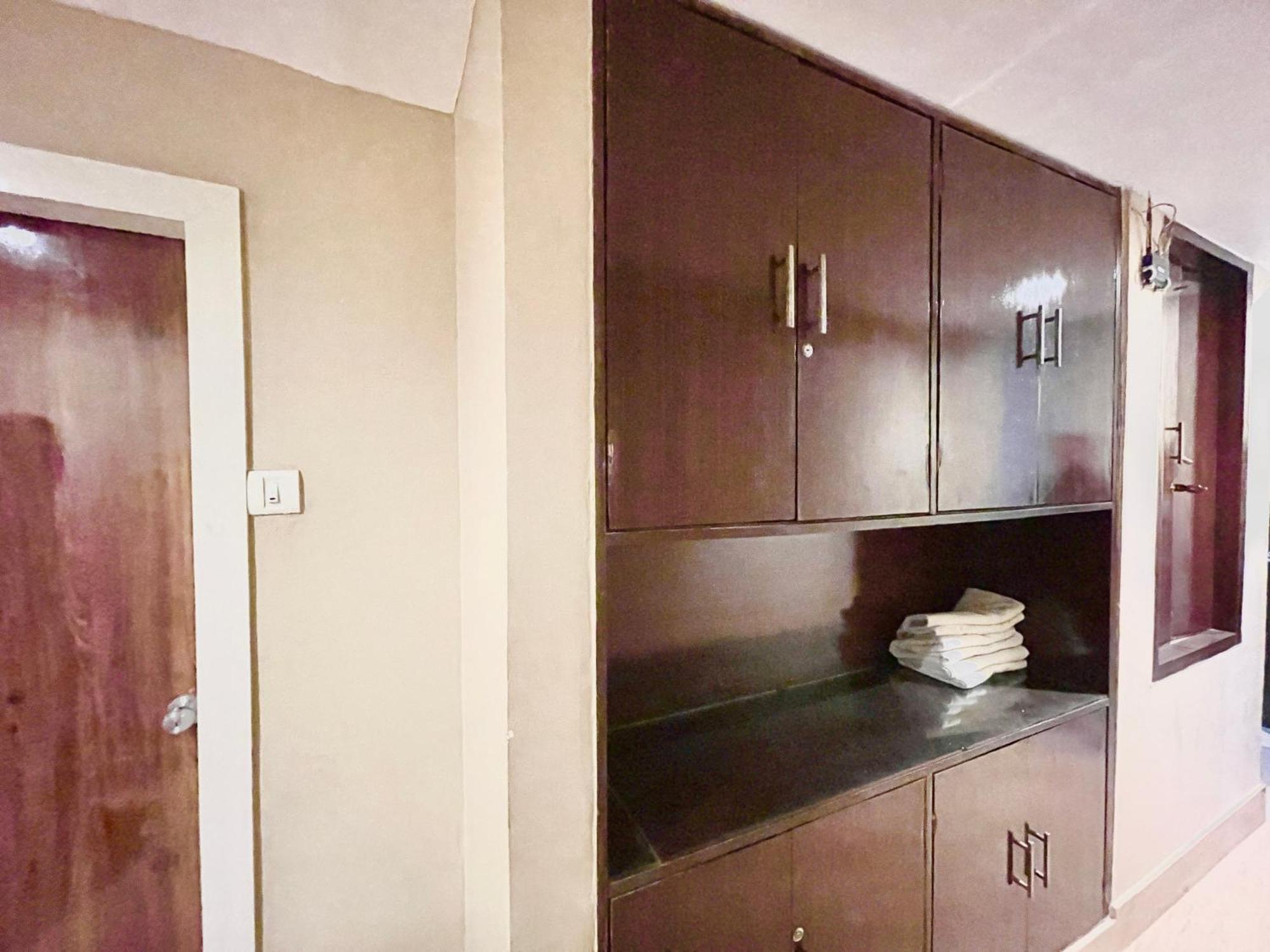 Hotel Palace ! Foreigner's Choice ! Fully-air-conditioned-hotel Lift-and-parking-availability, Near Kashi Vishwanath Temple, And Ganga Ghat Varanasi