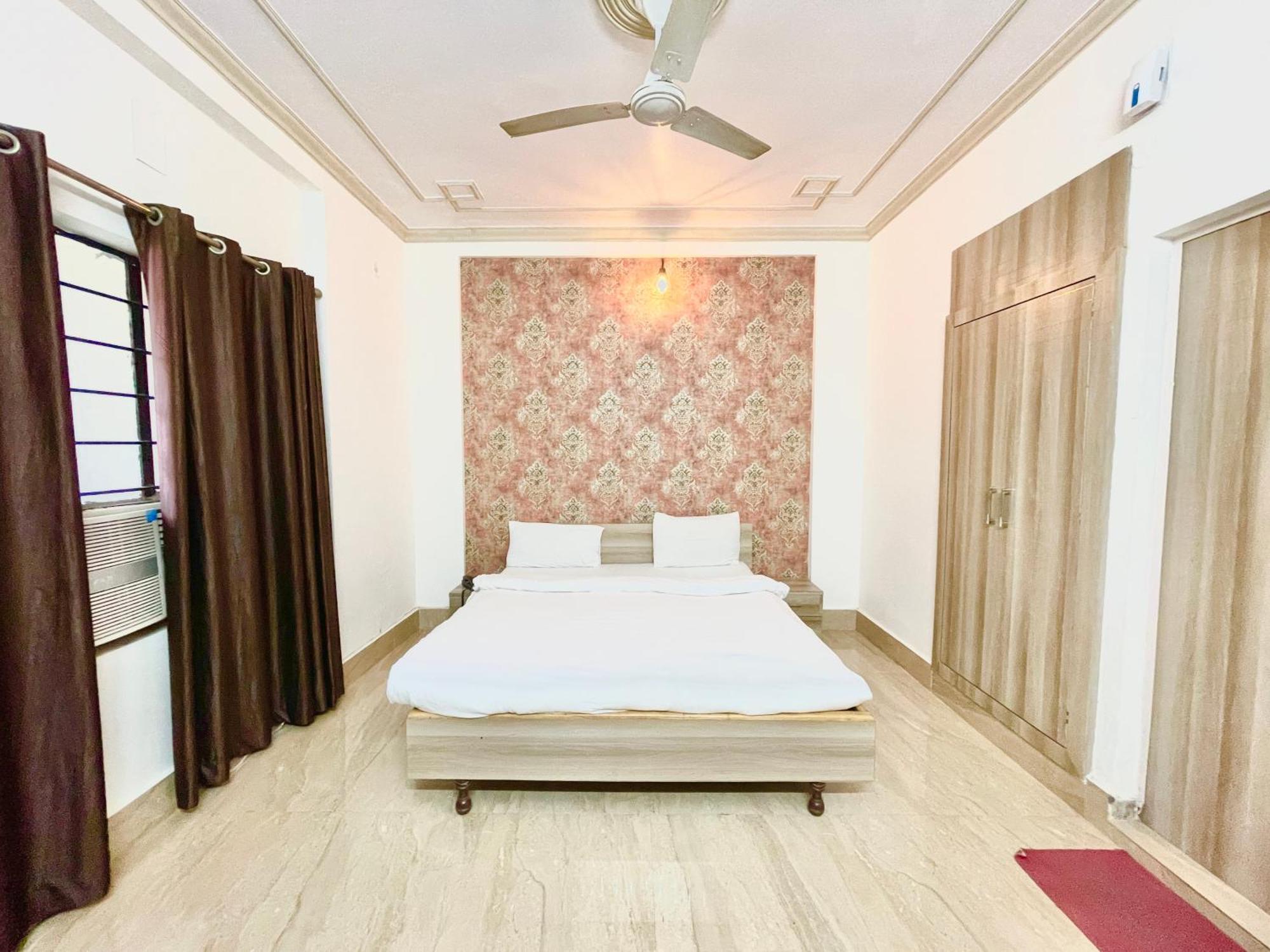 Palace ! Foreigner's Choice ! Fully-air-conditioned-hotel Lift-and-parking-availability, Near Kashi Vishwanath Temple, And Ganga Ghat Varanasi